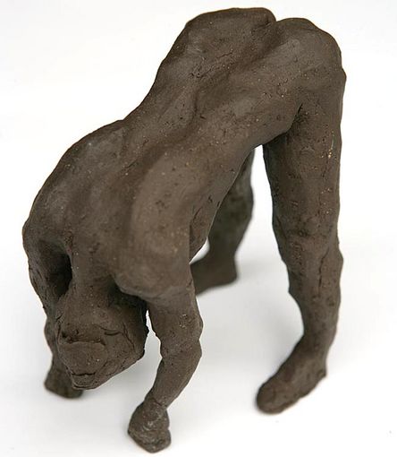 schwarze Tonskulptur 2