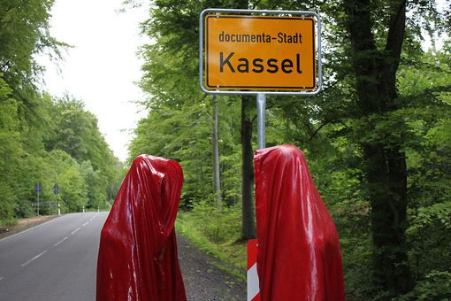 contemporary-art-documenta-kassel-museum-fridericianum-time-guards-manfred-kielnhofer-kili-sculpture